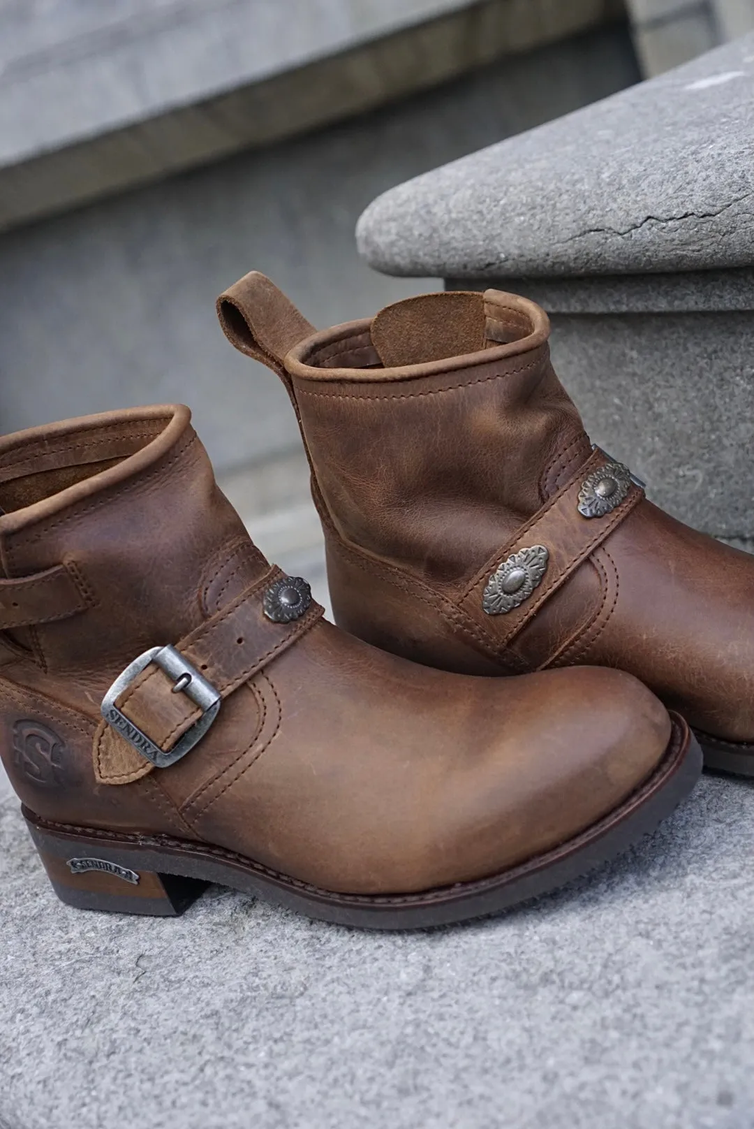 Biker boots short concho's - tang