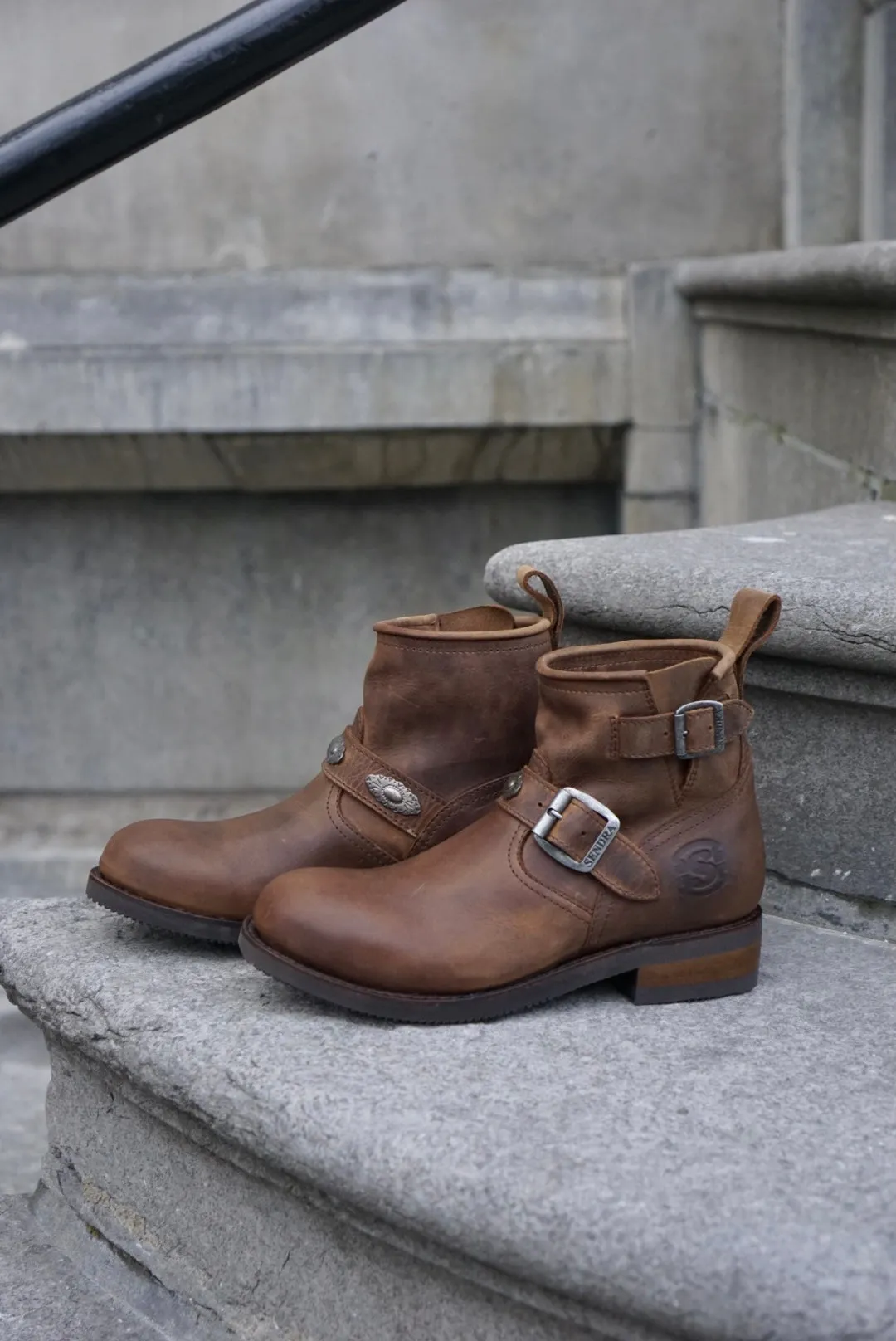 Biker boots short concho's - tang