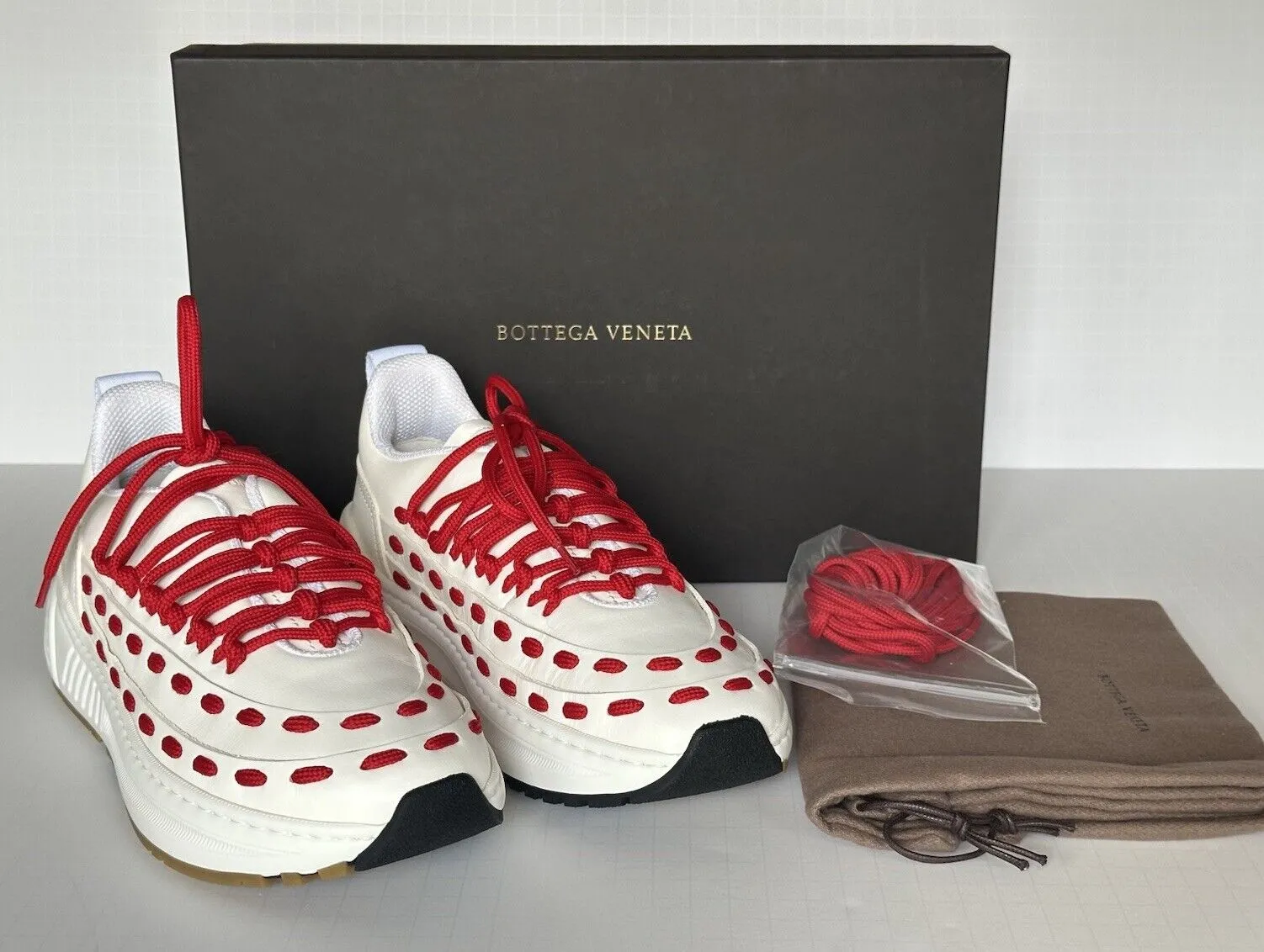 Bottega Veneta Mens Leather White/Red Sneakers 8.5 US (41.5 Eu) 578305 NIB $990