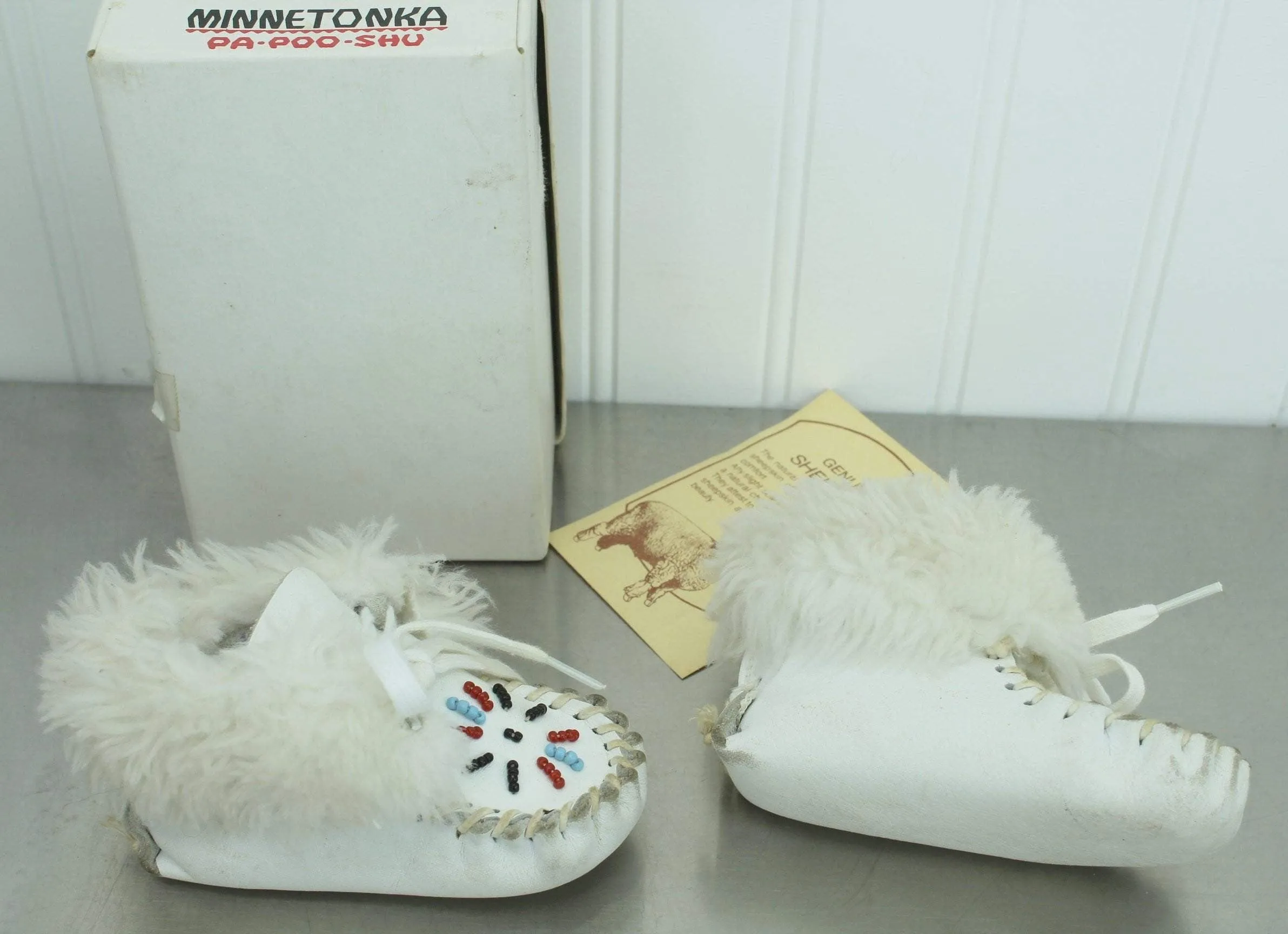 Minnetonka Vintage Infant Child Moccasins Fur Beaded Deerskin Leather Shoes 4 1/4" Sole