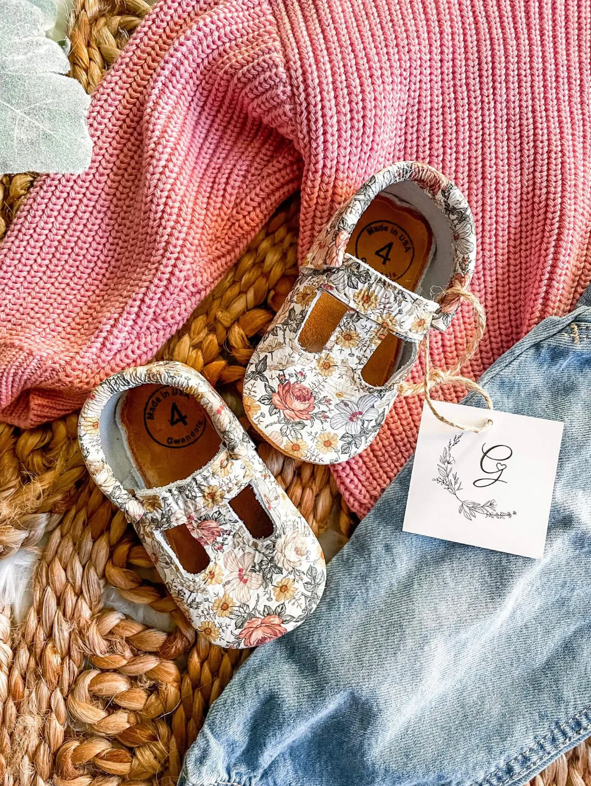 Vintage Floral T-Loafer